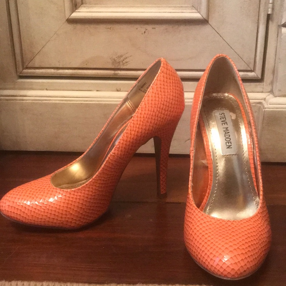 Steve Madden orange round-tie pumps size 7